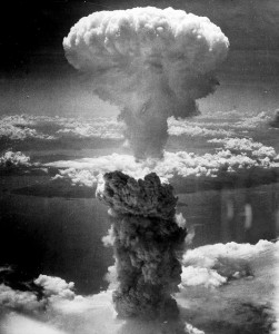 atomic-bomb-398277_640
